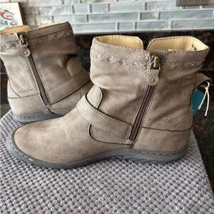 NWT - Ladies JBU Taupe Ankle Boots with Buckle Detail